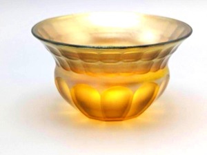 lot 223 image: Antique Tiffany & Co Gold Aurene Favrile Cabinet Bowl