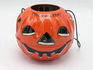 lot 236 image: Vintage Tin Litho Halloween Scary Pumpkin