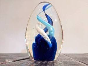 lot 400 image: Swirling Ocean Colored Oval Paperweight