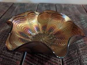 lot 408 image: Fenton Peacock Tail Amethyst Ruffled Bowl