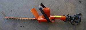 lot 16 image: nice Black and Decker 16 hedge trimmer, works good