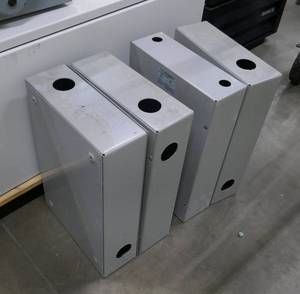 lot 25 image: 4 Wiegmann junction cutout boxes in nice condition model SC121804NK
