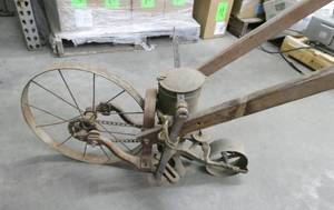 lot 32 image: Vintage single row corn planter