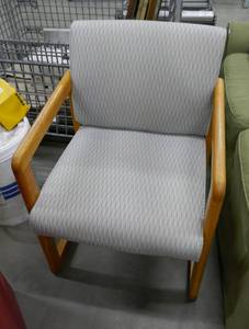 lot 53 image: Nice office side chair