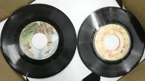 lot 55 image: box of 20 45rpm records
