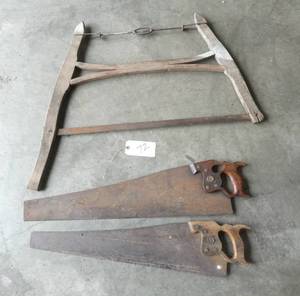 lot 72 image: Set of 3 old saws