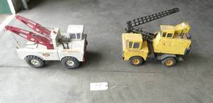 lot 79 image: 2 vintage Tonka trucks, nice dual wrecker and a mighty crane