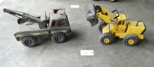 lot 81 image: Tonka loader and a well loved Tonka wrecker