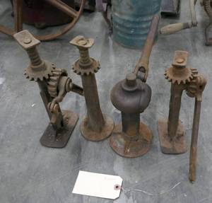 lot 141 image: group of vintage jacks
