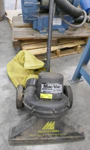 lot 157 image: McCulloch indooroutdoor vacuum leaf mulcher