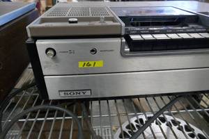 lot 161 image: Sony Betamax player - untested