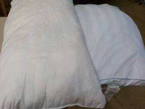 2 Pillows these are returns...