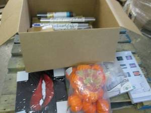 Box of Assorted Dcor & Home Items...