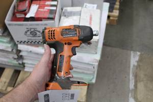 lot 422 image: Ridgid R8823 24V Cordless Drill