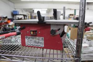 lot 416 image: FlorCraft WTC180 Bench Top 7 Wet Tile Saw