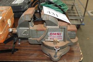 lot 431 image: Omni Heavy Duty Bench Vise 4