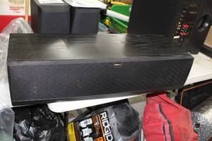lot 402 image: Klipsch RC-64 II Black 8-ohm 200W Center Speaker