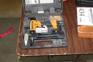 lot 432 image: Bostitch HP118 Pneumatic Nailer 23GA  with Plastic Case