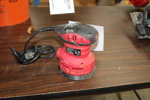 lot 467 image: Menard 5 Orbital Sander