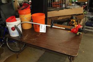 lot 466 image: Homelite Line Trimmer, Gas 26cc