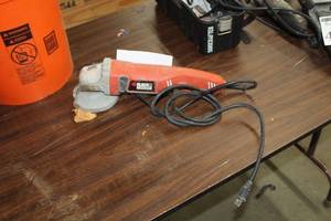 lot 470 image: Black & Decker G950 4-12 Grinder