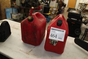 lot 464 image: Lot of (2) Plastic Gasoline Cans 5-Gallon