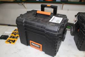 lot 450 image: Ridgid Plastic Tool Box