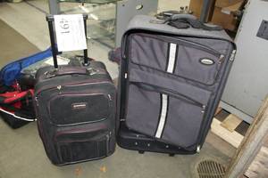 lot 491 image: Lot of (2) Rolling Luggage