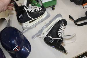 lot 509 image: Mens Hockey Skates