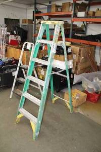lot 540 image: Werner Electromaster Non-Conductive Fiberglass 6 Step Ladder
