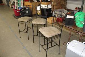 lot 521 image: Lot of (3) Metal Bar Chairs with Padded Seat