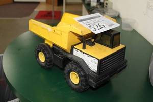 lot 526 image: Tonka Dump Truck