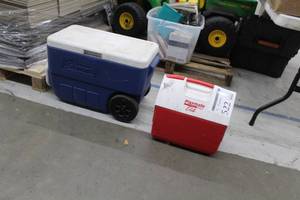 lot 522 image: Lot of (2) Coolers  - Igloo Playmate Elite Cooler, Coleman Rolling Ice Chest Cooler