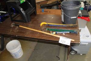 lot 523 image: Lot of Hand Tools (in bucket)  - Pry Bars (x5), Magnetic Pickup