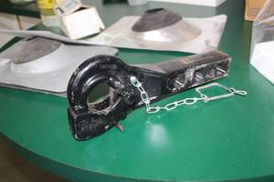 lot 579 image: Pintle Hitch Assembly 5-Ton