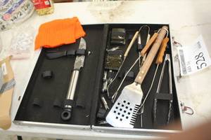 lot 528 image: BBQ Set  with Metal Case