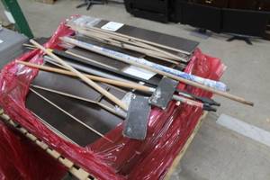 lot 610 image: Lot of (6) Tool Poles  - Sander Poles (x2), Extension Poles (x4)