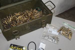 lot 364 image: Lot of Ammo  - Cartridges, Ammo Case