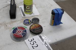 lot 352 image: Lot of Pellets & BBs