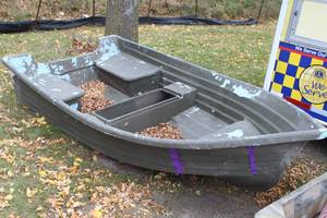lot 300 image: 12 Fishing Boat