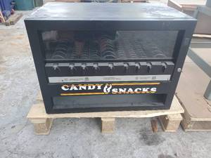 lot 7 image: 10 slot candy and snacks vending Machine