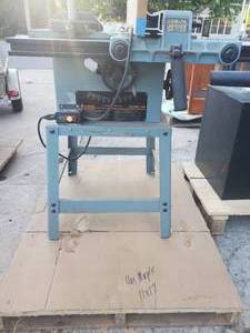 lot 8 image: delta 10 contractor table saw