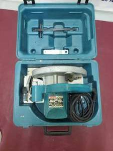 lot 61 image: Makita 7 14 circular saw