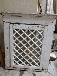 lot 81 image: Vintage Lattice Window