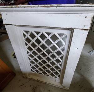 lot 82 image: Vintage Lattice Window