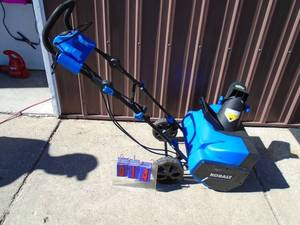 Kobalt 120 volt snow blower. Like new. As shown.
