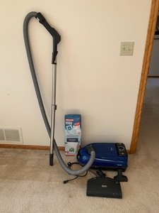 lot 37 image: Miele Plus Vacuum Cleaner