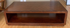 lot 9 image: Mitchell Gold  Bob Williams Coffee Table