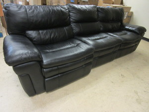 lot 601 image: LEATHER SOFA