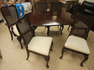 lot 602 image: ETHAN ALLEN DINING SET, W LEAVES, UPHOLSTERED CHAIRS, PROTECTIVE COVERS